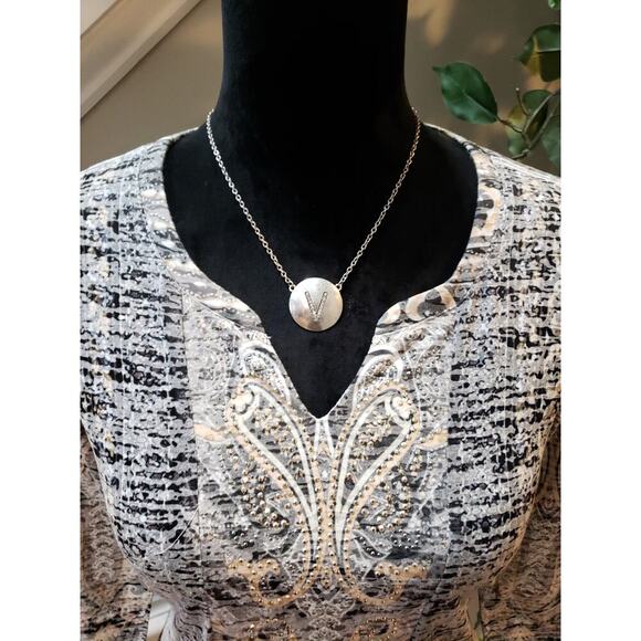 One World Gray Black Blouse SP Gray Black Embellished V Neck Stretch Boho Print - Picture 3 of 12